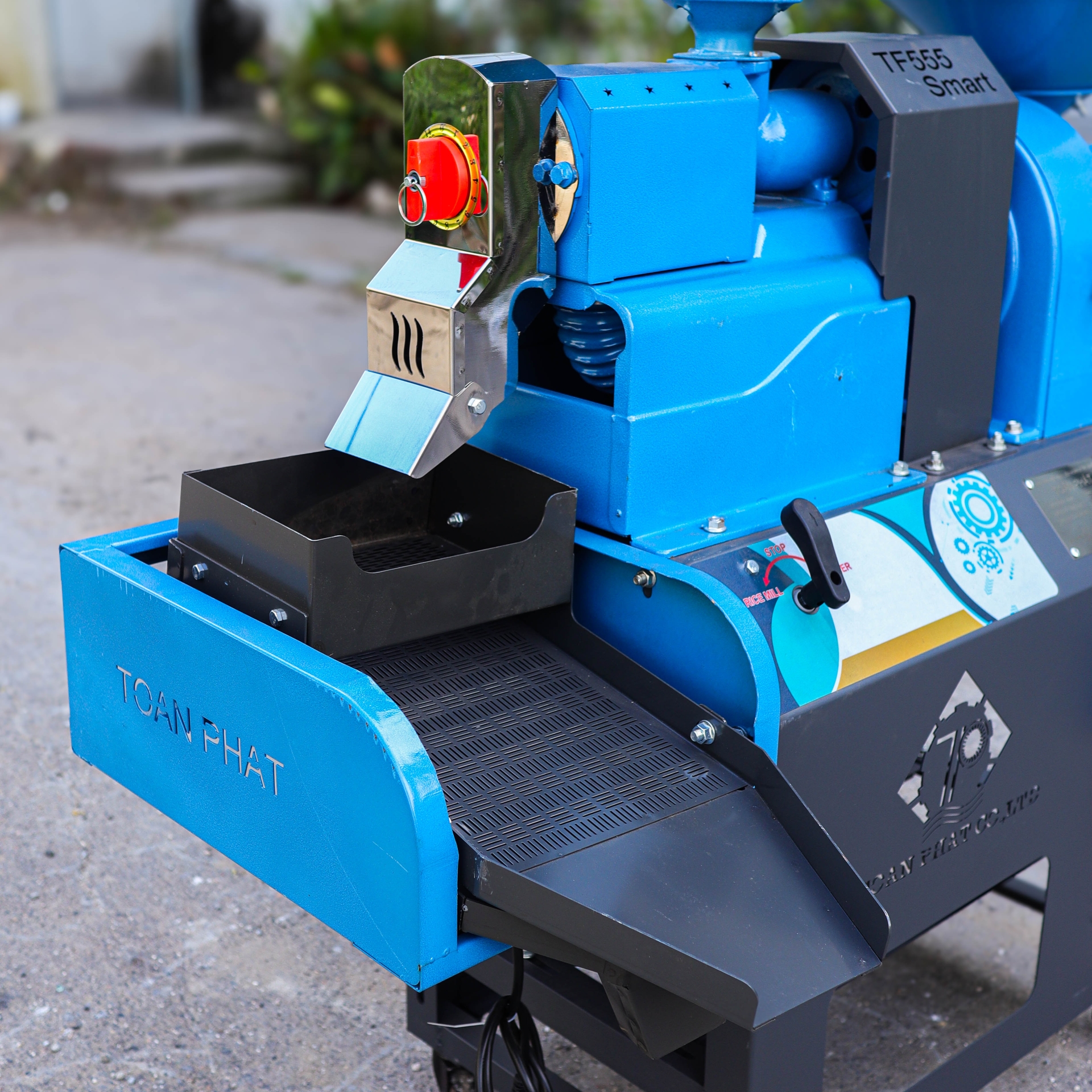 Máy xát, nghiền 2 tác dụng model TF555 Smart Sàng Rung